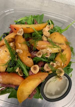 Una foto de Ensalada de Nectarines asados