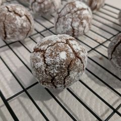 A picture of Chocolate Espresso Amaretti cookies.
