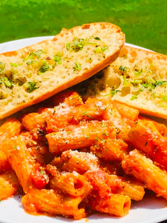 પાસ્તા (Pasta in Red Sauce Recipe in Gujarati) રેસીપી મુખ્ય ફોટો