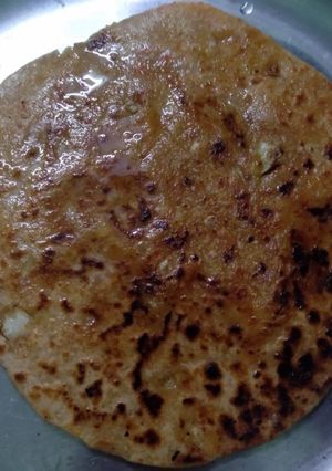 A picture of Aloo ka paratha.