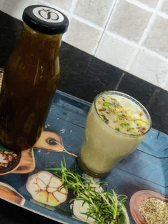 ઠંડાઈ (Thandai Recipe In Gujarati) રેસીપી મુખ્ય ફોટો