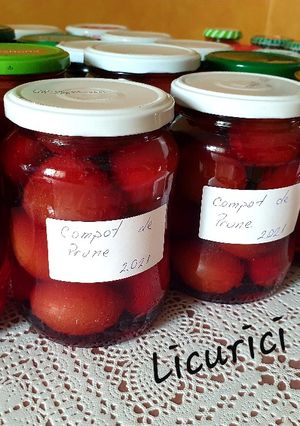 O poză a rețetei Compot de prune.