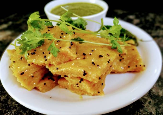 Fusion poha dhokla