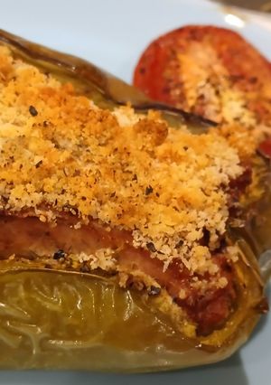 Foto principal de Barcas de Pollo en Pimiento Verde Asadas al aroma de Kebab con Tomate Confitado