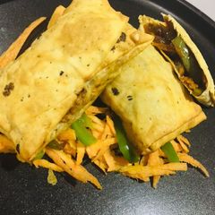 A picture of Papad Roll.