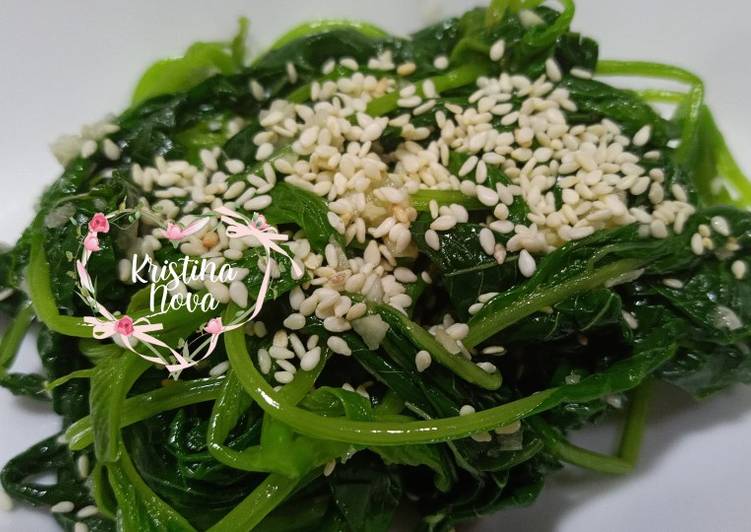 Sigeumchi Namul (Korean Spinach / Bayam Korea)