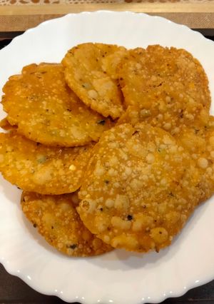 A picture of Masala Thattai -Crispy and spicy evening snack from Tamilnadu.