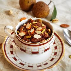 A picture of Chikoo/Sapota Halwa.