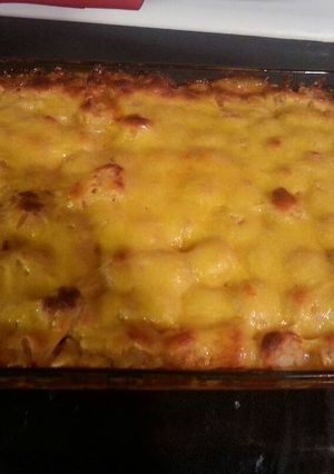 A picture of Sloppy joe tatertot casserole.