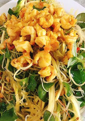 Hình của món Gỏi rong sụn tôm rau.