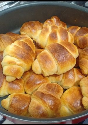 صورة لوصفة عجينه سحريه لجميع انواع الفطائر والبيتزا 🥐