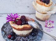 Una foto di cheesecake alle more