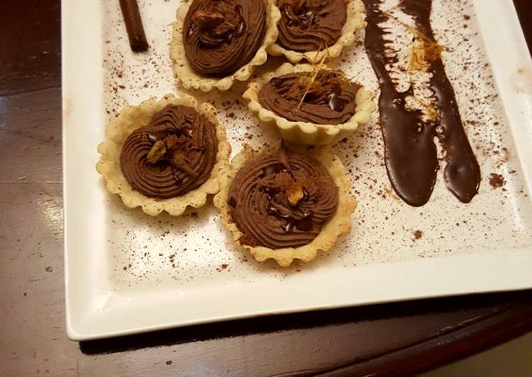 Chocolate tart