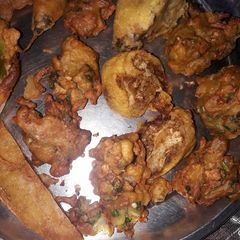 A picture of Mix bhajiya.