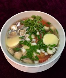 canh trứng gà rau mùi