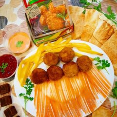 A picture of Potato cheese balls.