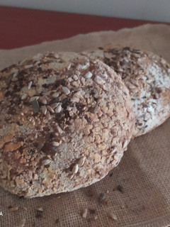 Una foto de Pan multicereales con masa madre