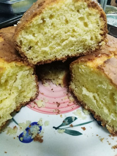 Una foto de Budín De naranja húmedo