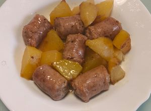 Foto principal de Butifarra con patatas y vino blanco (Airfryer)