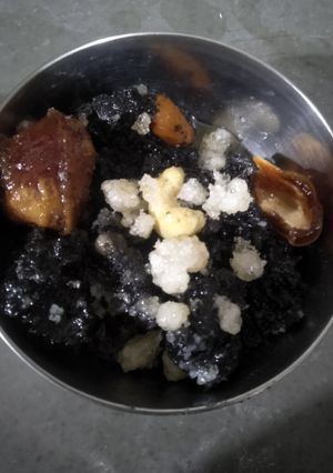 કાળા તલ નું કચરિયું (Black Til Kachariyu Recipe In Gujarati) રેસીપી મુખ્ય ફોટો