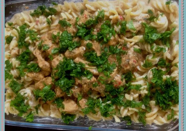 معكرونة بدجاج التندوري