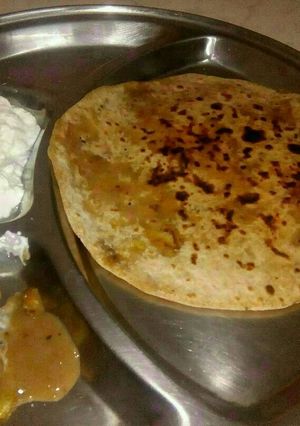 A picture of Aaloo paratha.