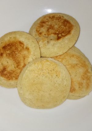 A picture of Breakfast gluten free samolina pancakes #Author marathon.