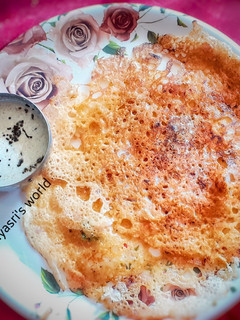 A picture of Crispy Rava wheat dosa.