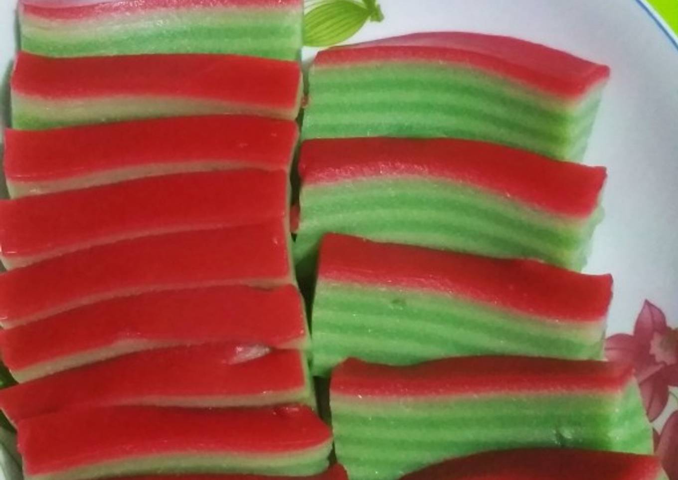 Kue lapis tepung terigu