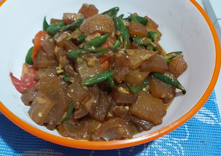 Tumis kikil cabe ijo