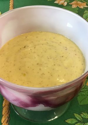 Une photo de Sauce salade au fromage, ail mariné et vinaigre de malt