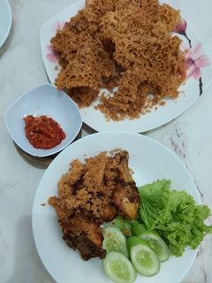 Foto resep Ayam goreng dan Kremesan