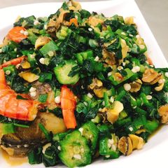 A picture of Okra/vegetable soup.