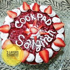 A picture of 3 Layerd Strawberry 🍓 Dessert 🍮 Cake 🎂 Recipe 😋👌.