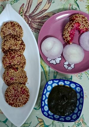A picture of Beetroot cottage cheese cutlet.