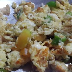 A picture of Scrambled eggs Indian Version.