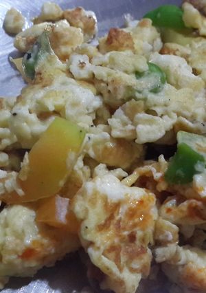 A picture of Scrambled eggs Indian Version.
