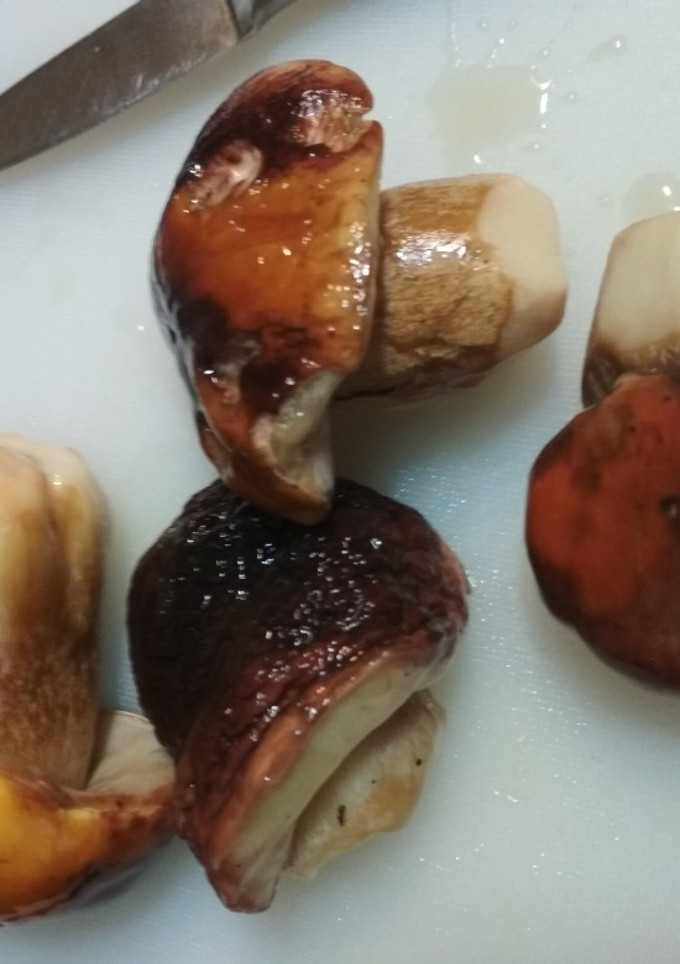 Una foto de Boletus confitados