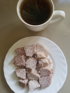 A picture of Black Tea and Nduma (Arrow roots).