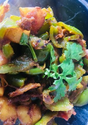 A picture of Potatoes capsicum stir fry.