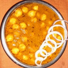 A picture of Punjabi chole masala.