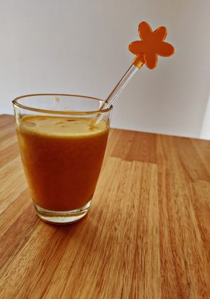 Una foto de Jugo de Durazno, Naranja y Pomelo🍹