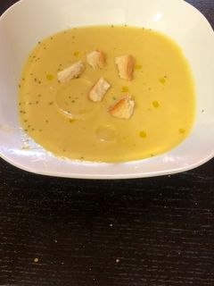 Una foto de Crema de calabacín y puerros
