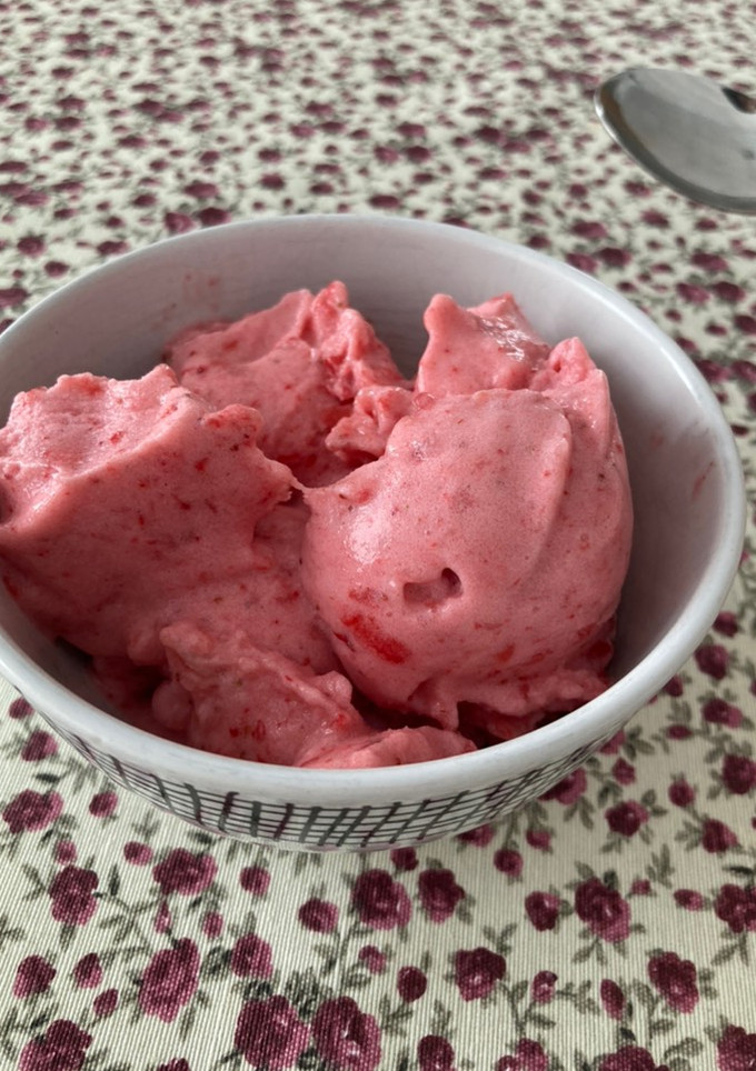 Una foto de Helado saludable de fresa
