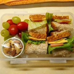 A picture of Honey Baked Ham Sandwich Lunchbox.