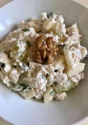 Φωτογραφία της συνταγής 🥗Κοτόπουλο με μήλο σταφύλι και μαγιονέζα light