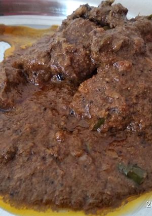 A picture of Chettinad chicken.