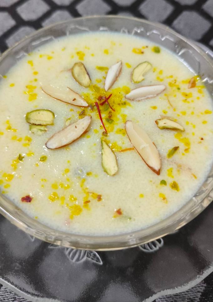 Kashmiri dessert - Saffron Samolina Firni Recipe by Hetal Poonjani ...