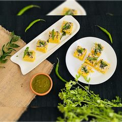 A picture of Khaman Dhokla.