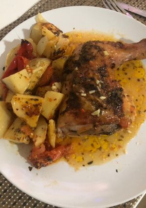 Una foto de Pollo al horno con papas